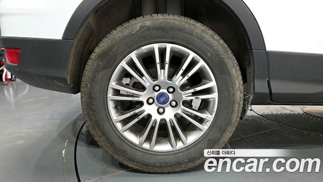 Ford Kuga 2016 — photo 5