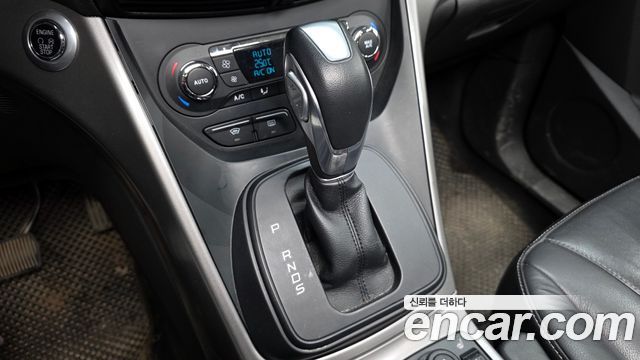Ford Kuga 2016 — photo 9