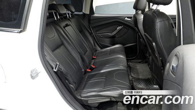 Ford Kuga 2016 — photo 12