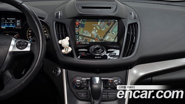 Ford Kuga 2016 — photo 14