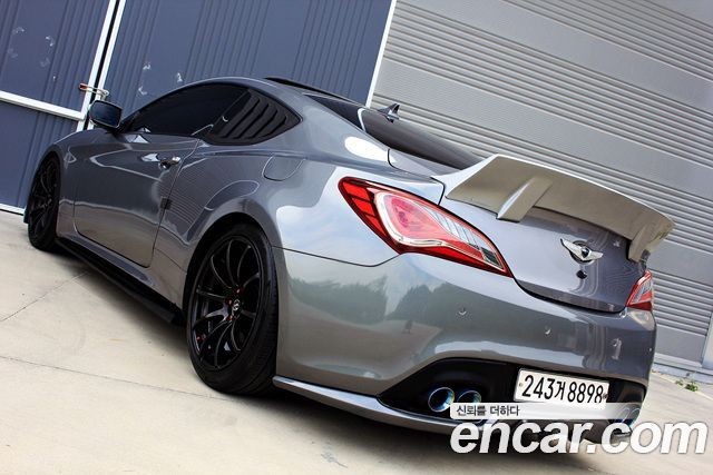 Hyundai Genesis 2010 — photo 2