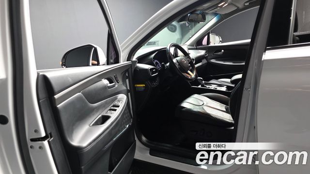 Hyundai Santafe 2019 — photo 13