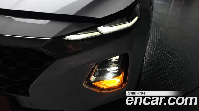 Hyundai Santafe 2019 — photo 8