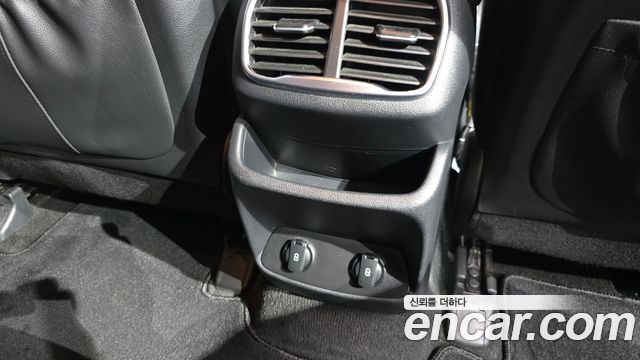 Hyundai Santafe 2019 — photo 35