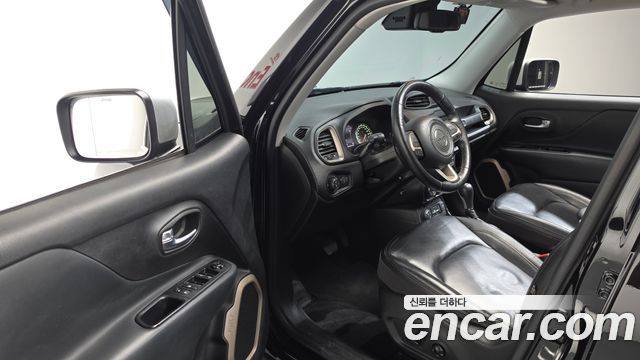 Jeep Renegade 2017 — photo 10