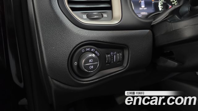 Jeep Renegade 2017 — photo 13
