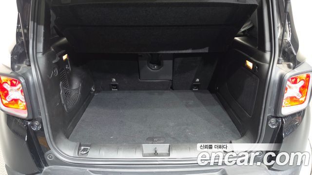 Jeep Renegade 2017 — photo 20