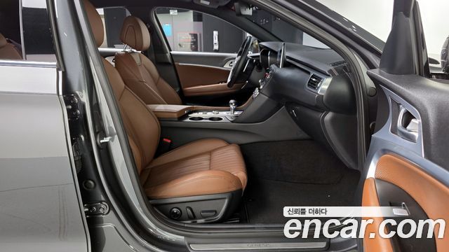Genesis G70 2018 — photo 12