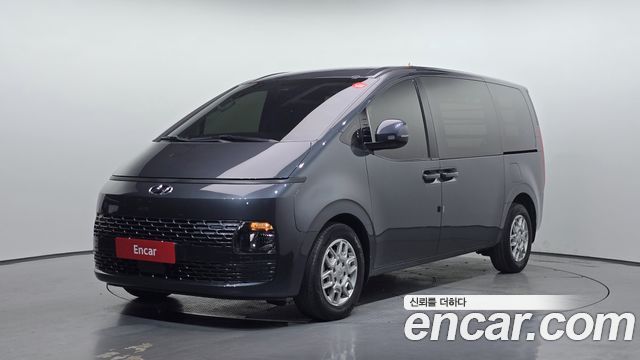 Hyundai Staria 2023 — photo 1