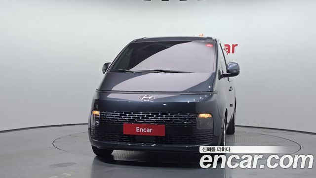 Hyundai Staria 2023 — photo 3