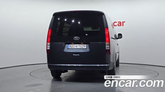 Hyundai Staria 2023 — photo 4