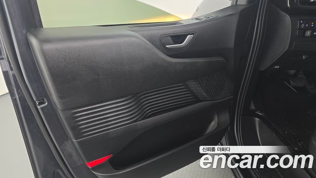 Hyundai Staria 2023 — photo 14
