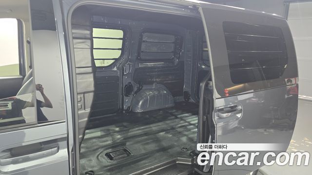 Hyundai Staria 2023 — photo 15
