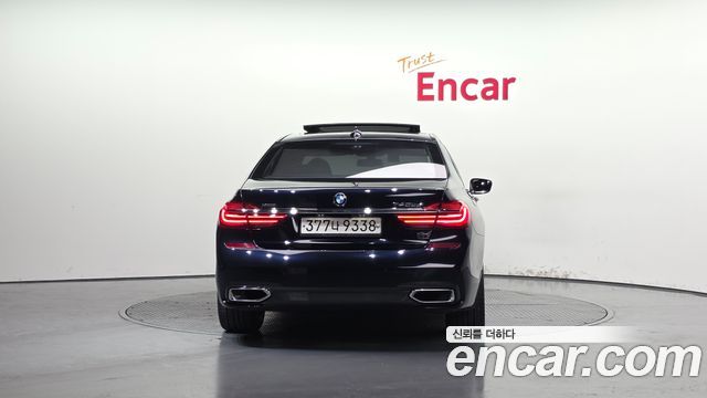 BMW 7-Series 2018 — photo 4