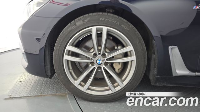 BMW 7-Series 2018 — photo 5