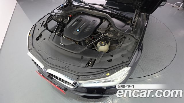 BMW 7-Series 2018 — photo 6