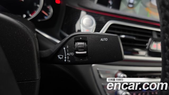 BMW 7-Series 2018 — photo 16