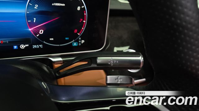 Mercedes-Benz S-Class 2022 — photo 12