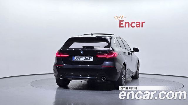 BMW 1-Series 2021 — photo 4