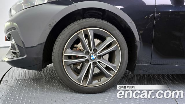 BMW 1-Series 2021 — photo 5