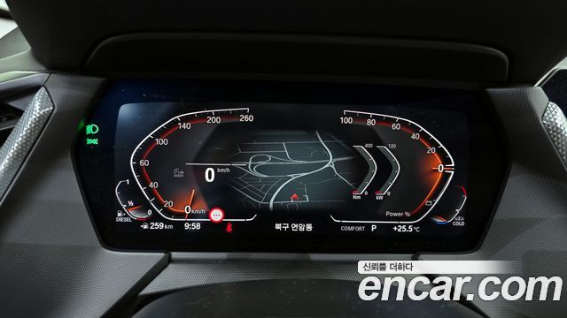 BMW 1-Series 2021 — photo 11
