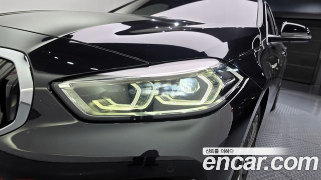 BMW 1-Series 2021 — photo 8
