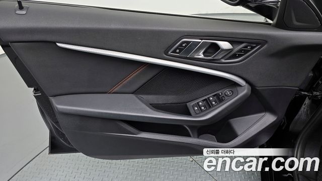 BMW 1-Series 2021 — photo 14