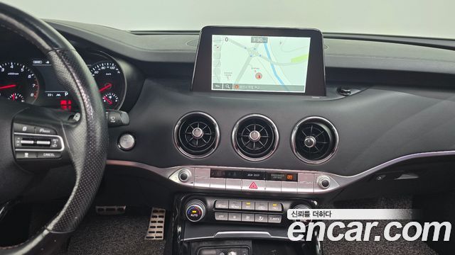 Kia Stinger 2019 — photo 13