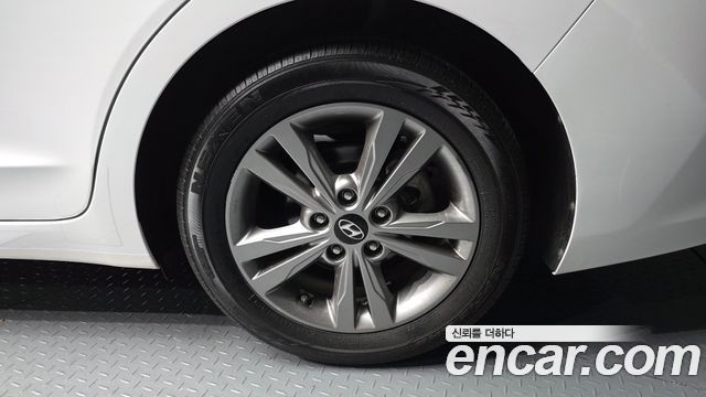 Hyundai AVANTE 2016 — photo 5