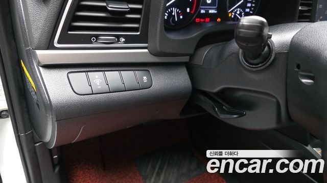 Hyundai AVANTE 2016 — photo 29