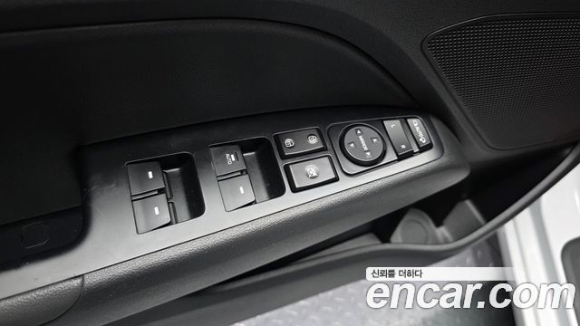 Hyundai AVANTE 2016 — photo 31
