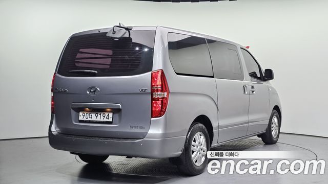 Hyundai Starex 2017 — photo 2