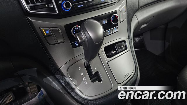 Hyundai Starex 2017 — photo 9