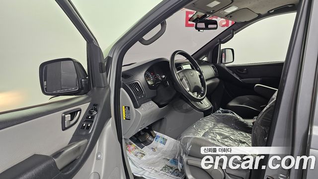 Hyundai Starex 2017 — photo 10