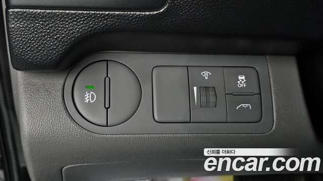 Hyundai Starex 2017 — photo 13