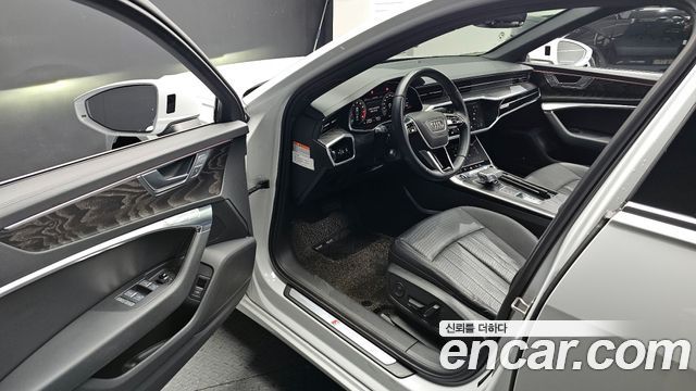 Audi A6 2021 — photo 13