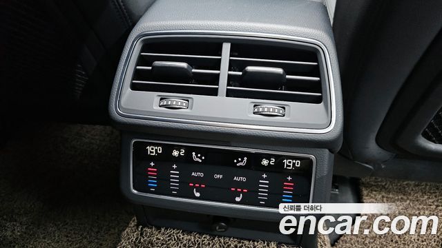 Audi A6 2021 — photo 23
