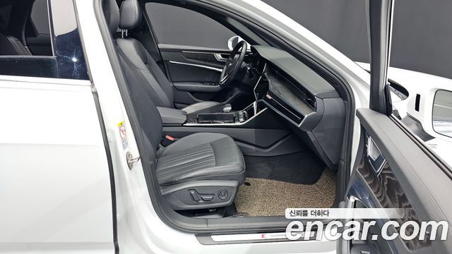 Audi A6 2021 — photo 16
