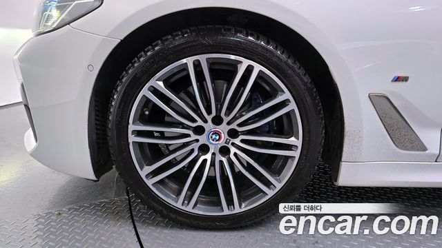 BMW 5-Series 2018 — photo 5