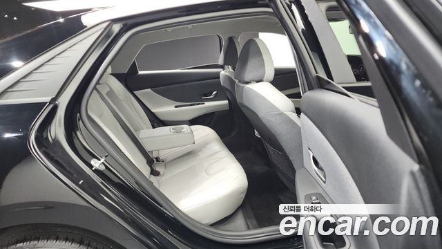 Hyundai AVANTE 2023 — photo 17