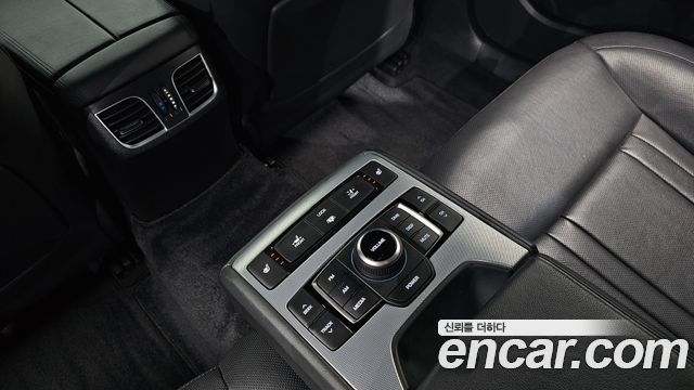 Genesis G80 2019 — photo 19