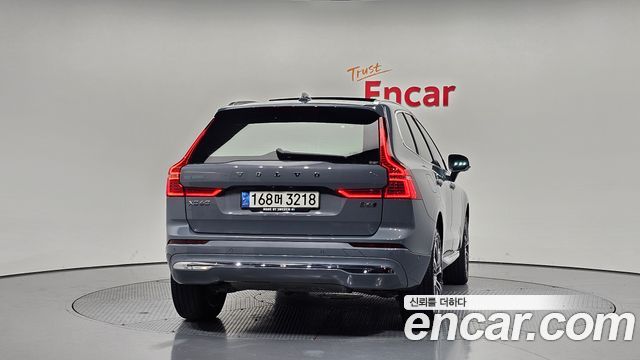 Volvo XC60 2022 — photo 4