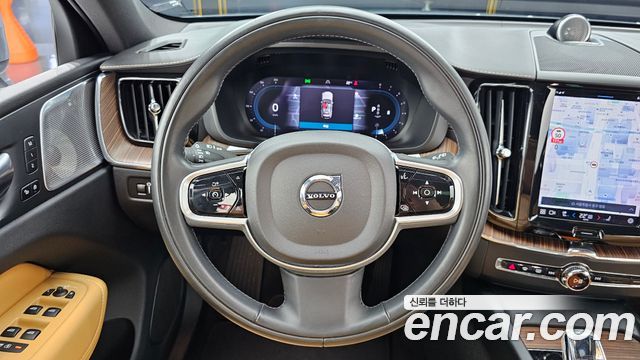 Volvo XC60 2022 — photo 19