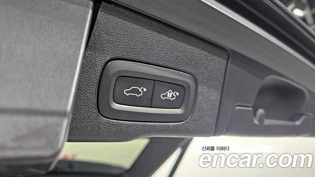 Volvo XC60 2022 — photo 26