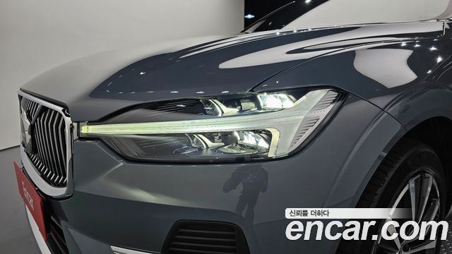 Volvo XC60 2022 — photo 8