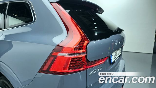 Volvo XC60 2022 — photo 9