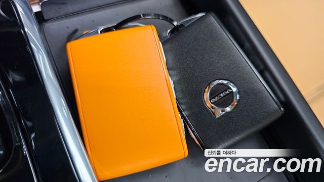 Volvo XC60 2022 — photo 34
