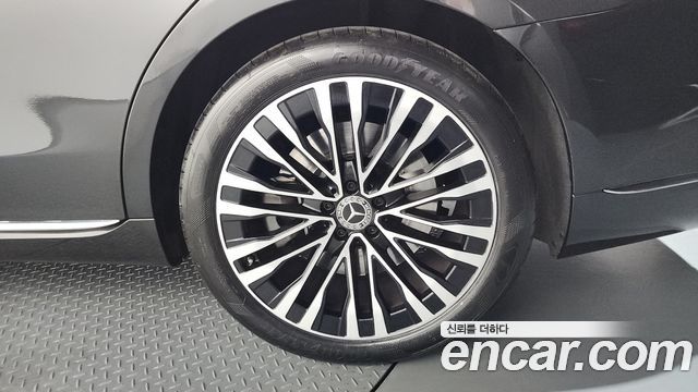 Mercedes-Benz S-Class 2021 — photo 7