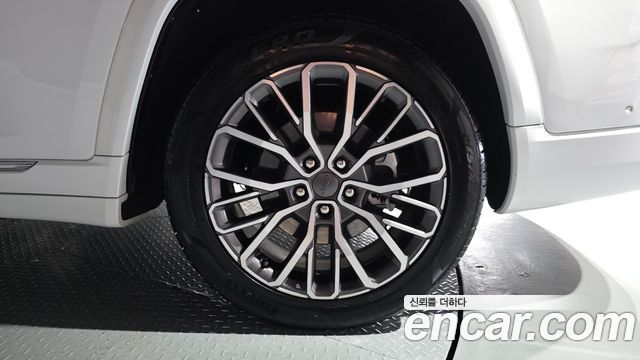 Jeep Cherokee 2023 — photo 7