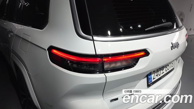 Jeep Cherokee 2023 — photo 9